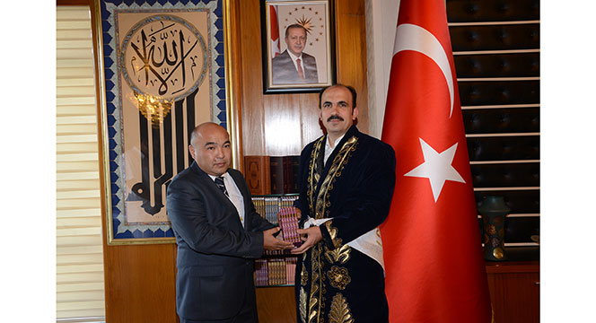 Özbek Heyetten Başkan Altay'a Ziyaret