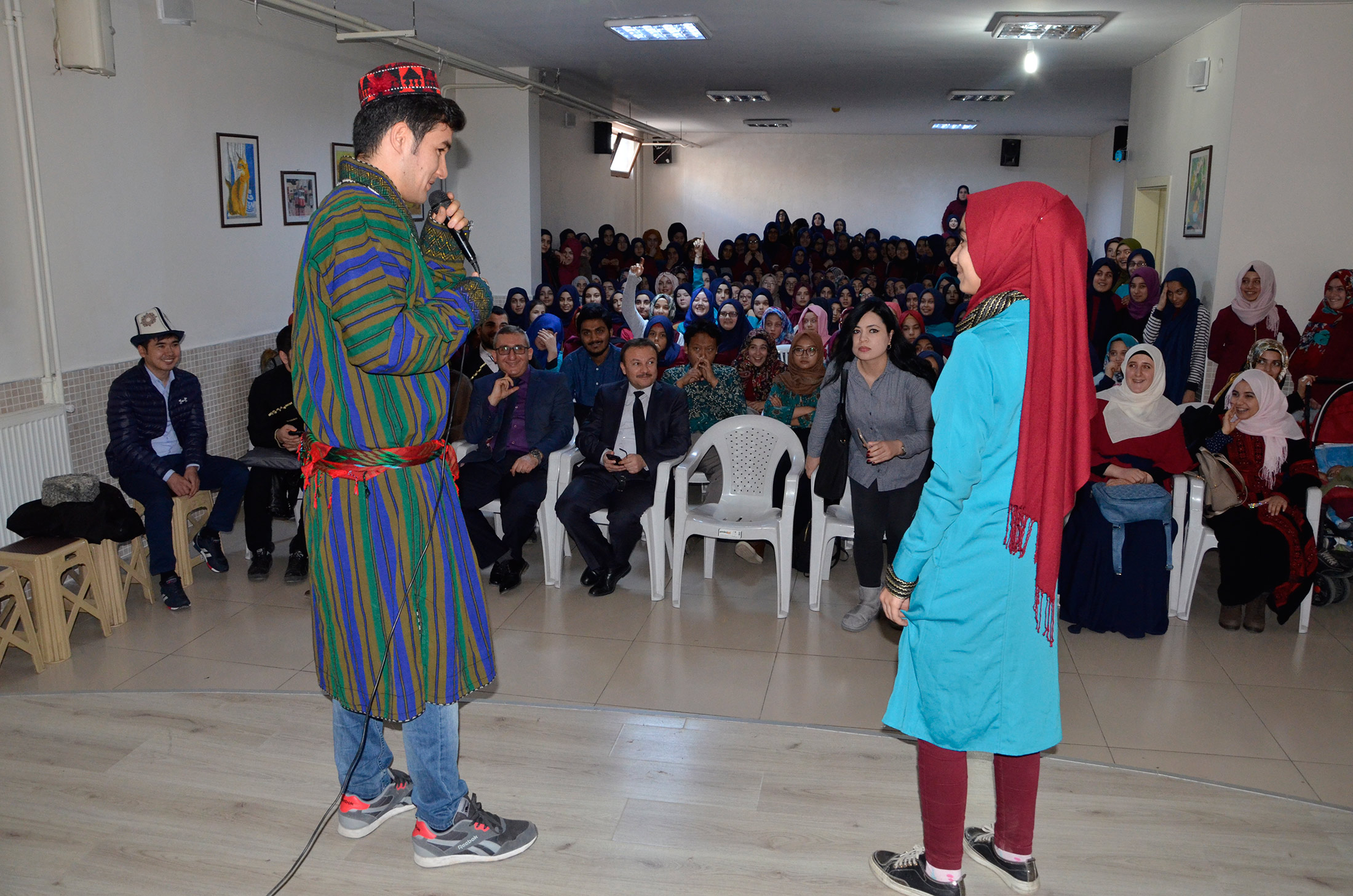 Uluslararası Öğrenciler Ülkelerini Tanıtıyor