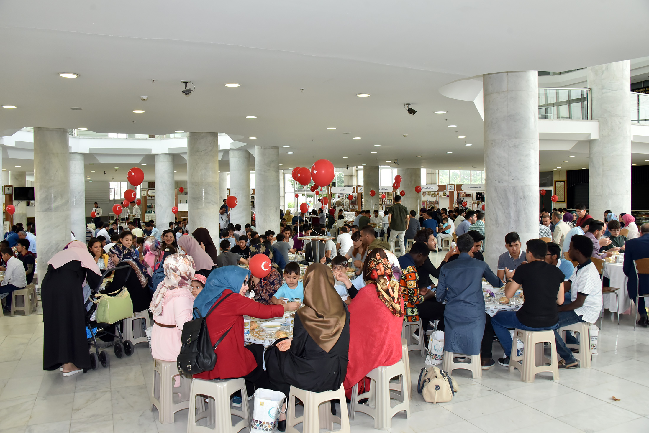 Başkan Altay Uluslararası Öğrencilerle Bayramlaştı