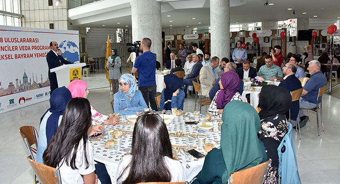 Başkan Altay Uluslararası Öğrencilerle Bayramlaştı