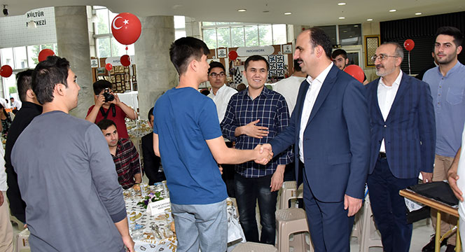 Başkan Altay Uluslararası Öğrencilerle Bayramlaştı