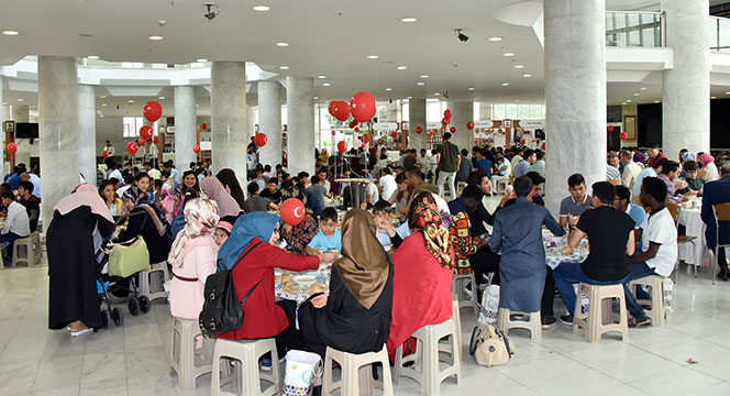 Başkan Altay Uluslararası Öğrencilerle Bayramlaştı