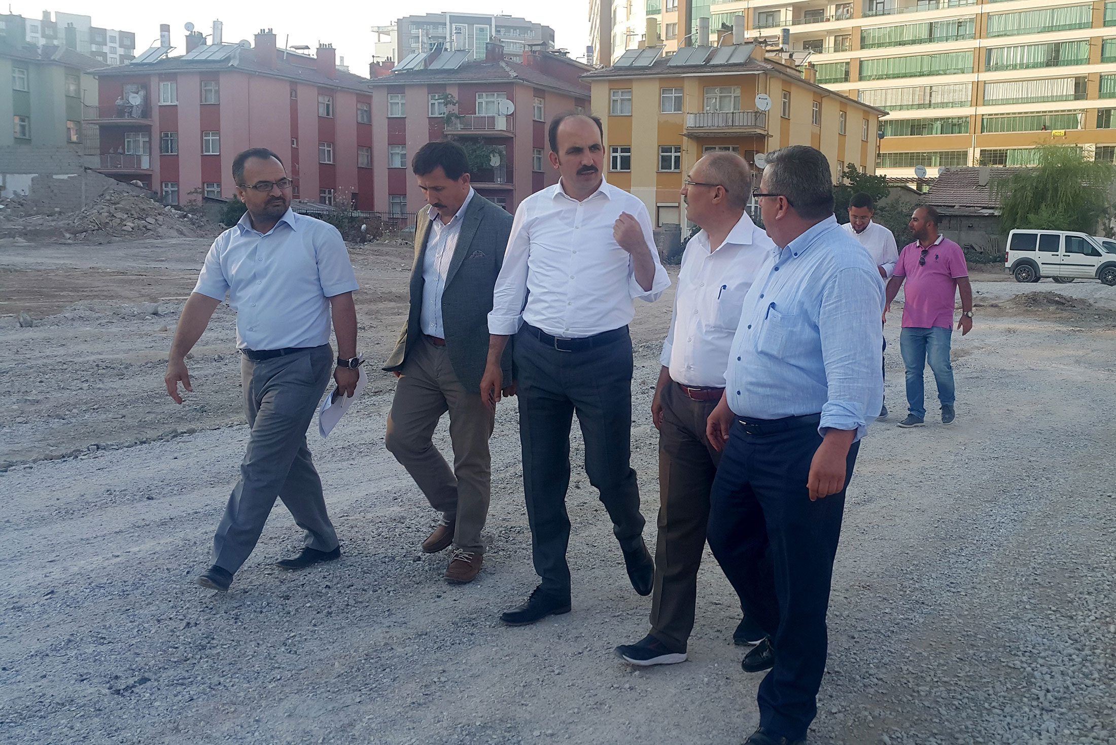 Başkan Altay, Şehit Ömer Halisdemir Caddesi'ndeki Çalışmaları İnceledi