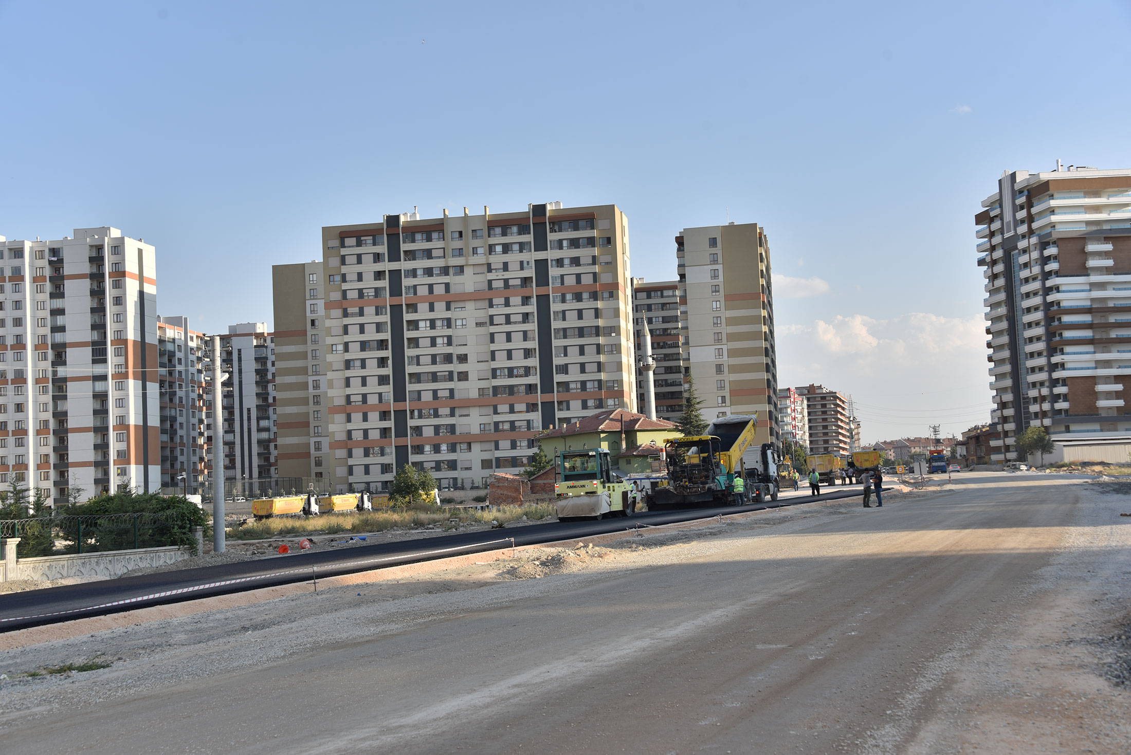 Başkan Altay, Şehit Ömer Halisdemir Caddesi'ndeki Çalışmaları İnceledi