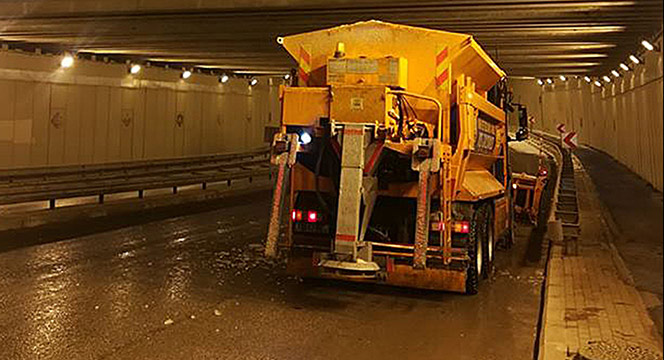 Kar ve Buzlanmaya Karşı 31 İlçede 24 Saat Görev Başındayız
