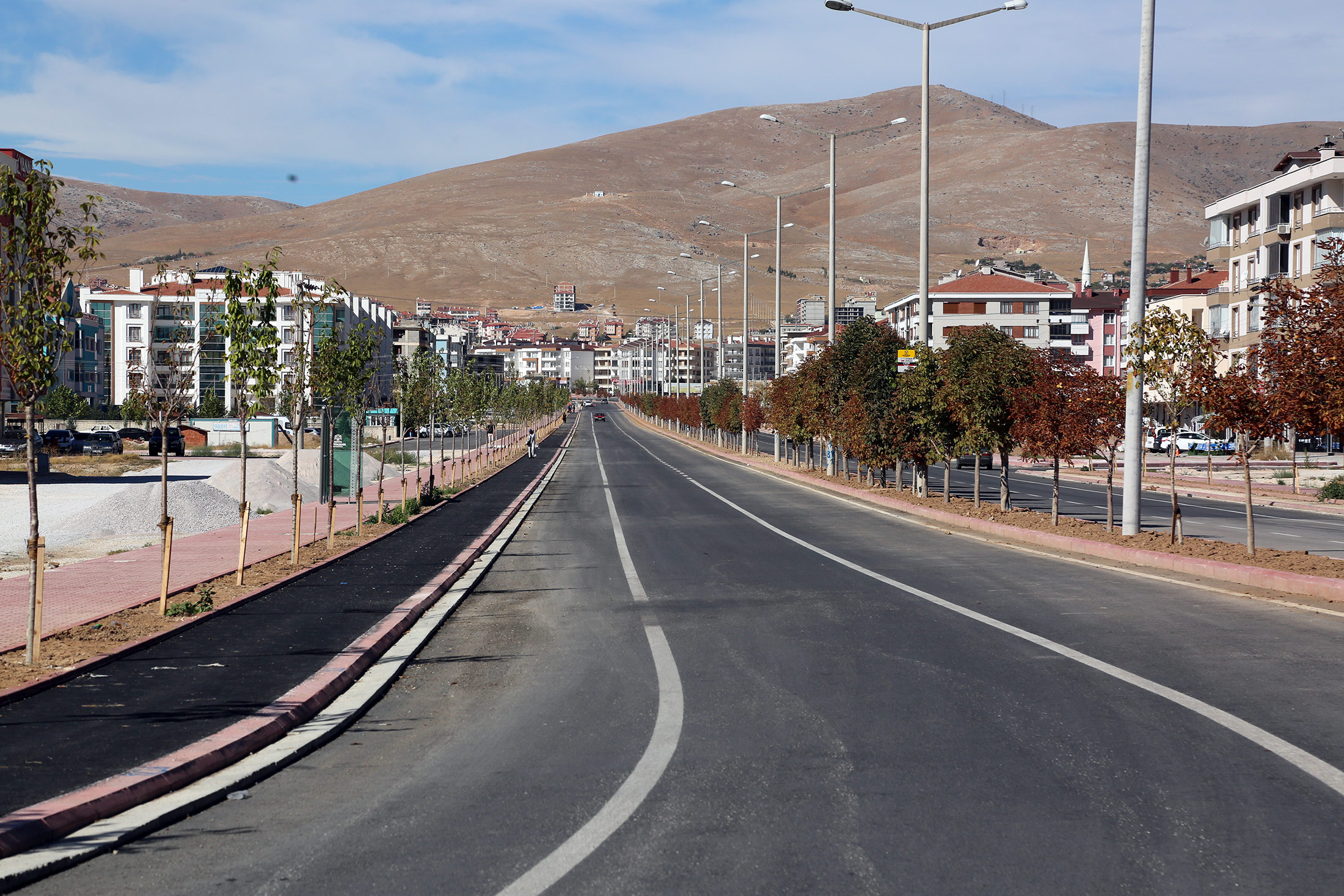 Ahmet Yesevi Caddesi'nin Standardı Yükseliyor