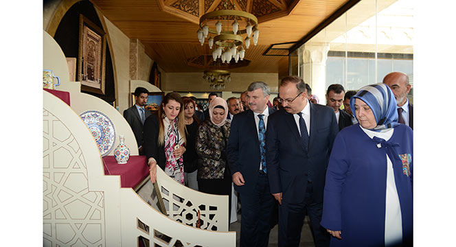Geleneksel 14. Altın Dokunuşlar Sergisi 'Selçuklu Saklı Değerler' Temasıyla Açıldı