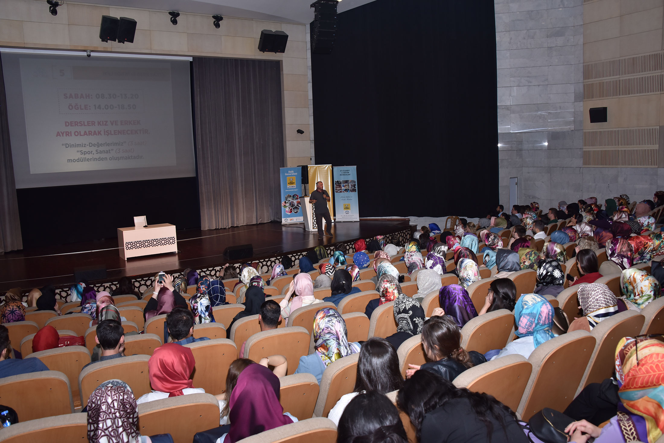 Genç KOMEK Yaz Okulu Eğitimcilerine Seminer 