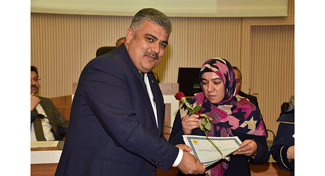 KOMEK'ten Mezun Olan Görme Engelli Kursiyerler Sertifikalarını Aldı