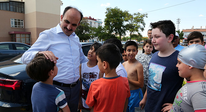 Haydi Çocuklar Hem Eğlenin Hem Yüzme Öğrenin