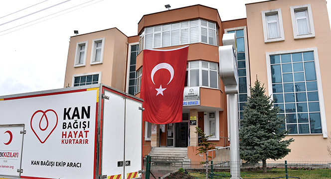 KOMEK Kursiyerlerinden Kan Bağışı 