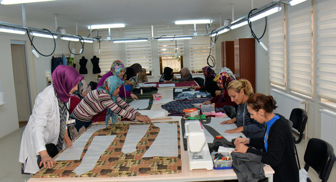 KOMEK ve ASEM'den Rekor, Bir Yılda 100 Bin 611 Kursiyere Eğitim Verildi