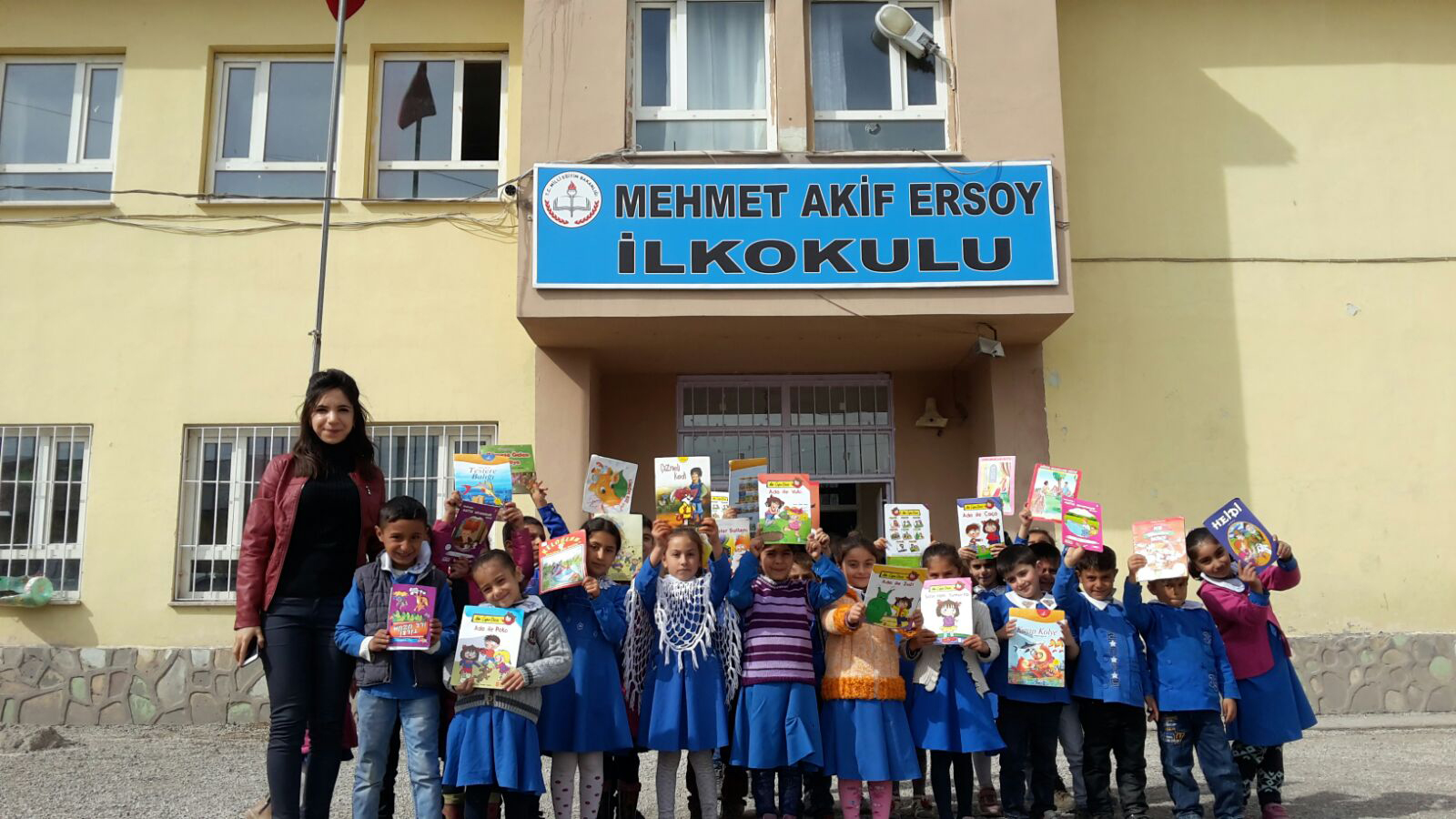 ASEM Üyelerinden 'Kardeş Okul'a 2 Bin Kitap