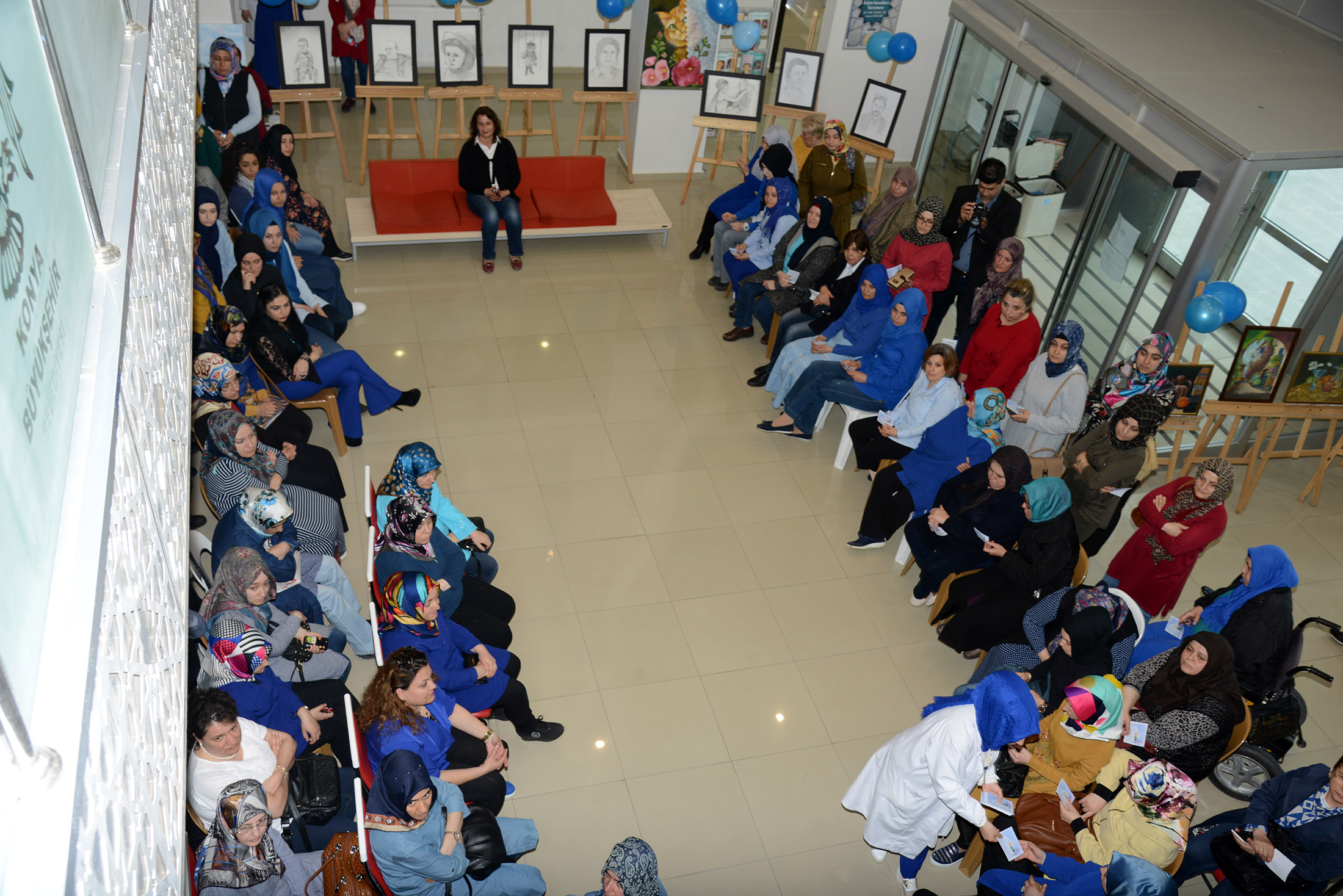 Dünya Otizm Farkındalık Günü'nde Anlamlı Program