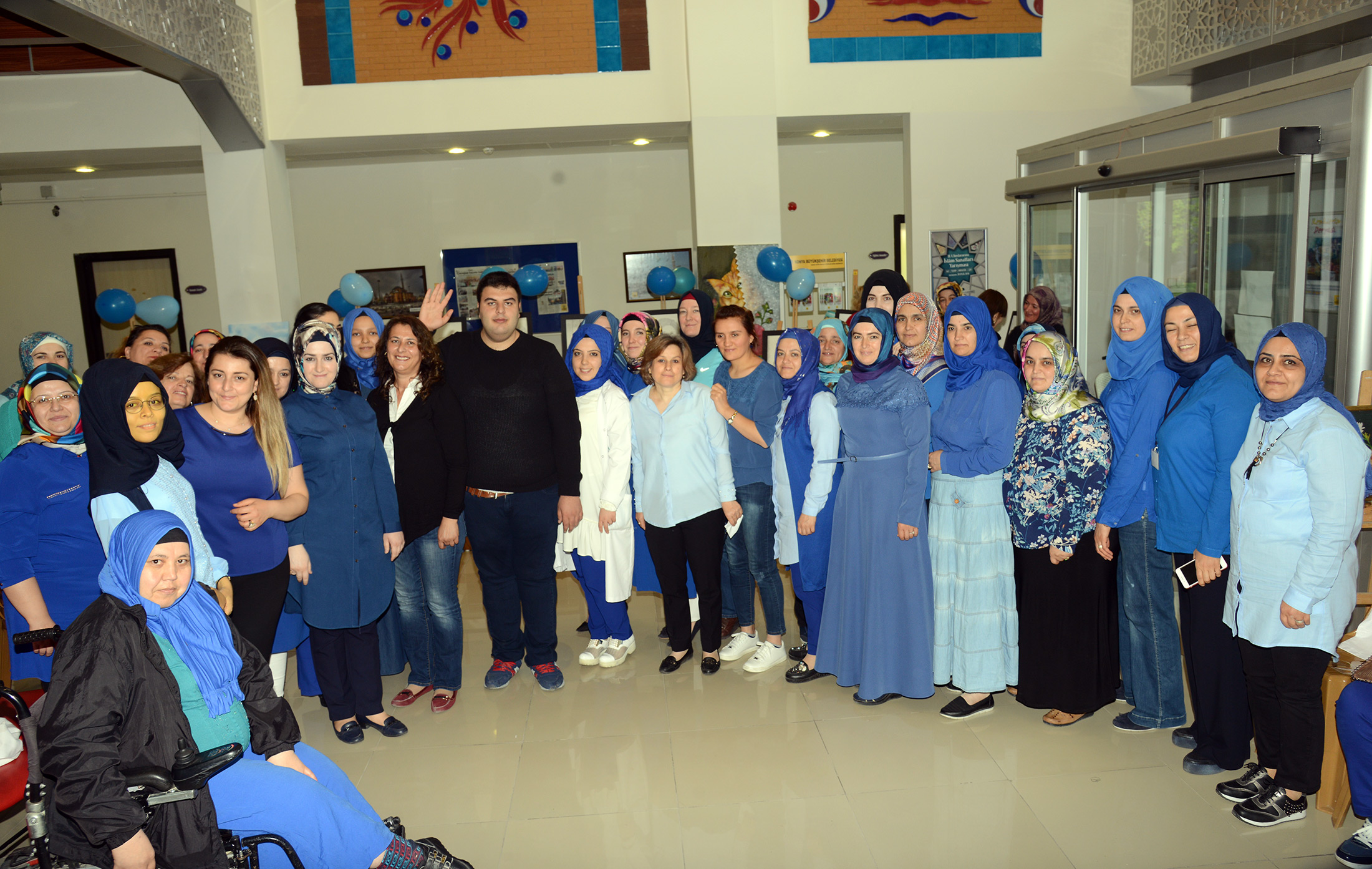 Dünya Otizm Farkındalık Günü'nde Anlamlı Program