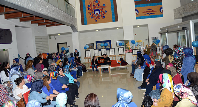 Dünya Otizm Farkındalık Günü'nde Anlamlı Program