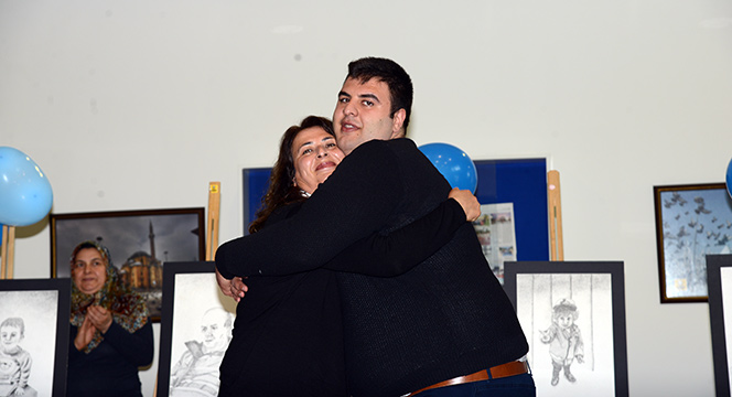 Dünya Otizm Farkındalık Günü'nde Anlamlı Program