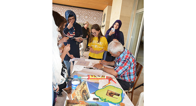 Altın Dokunuşlar Sergisi ve Bilgi Şöleni Büyük İlgi Görüyor