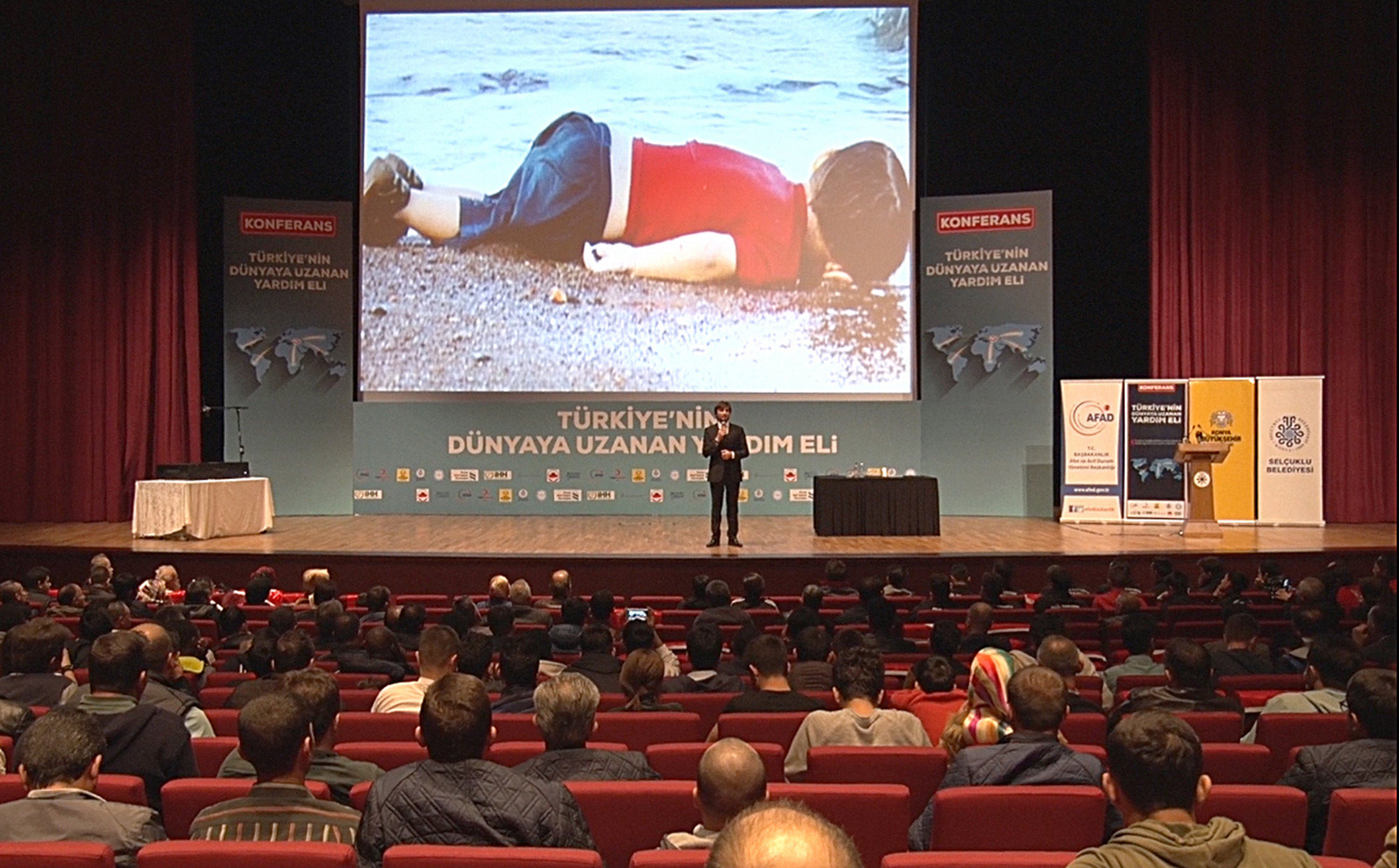 Türkiye'nin Dünyaya Uzanan Yardım Eli Konferansı Yapıldı