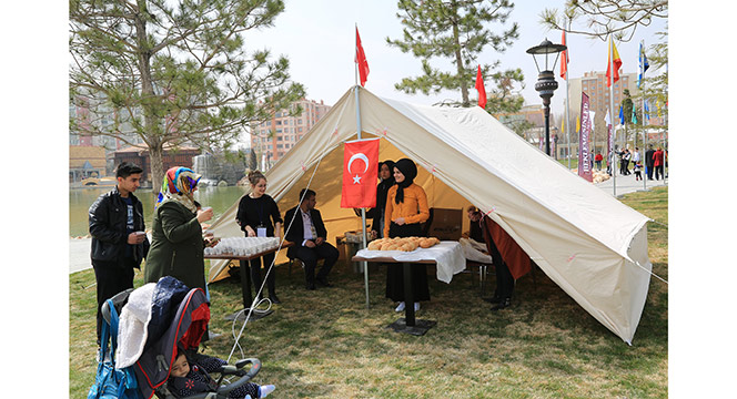 Gençlik Meclisi Üyeleri Ecdat Bahçesi'nde Ecdadı Yad Etti 