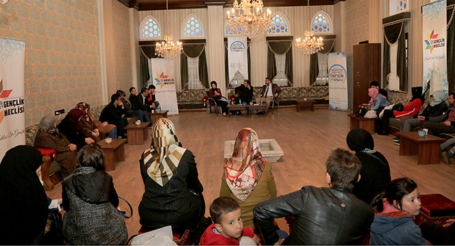 Gençlik Meclisi Üyeleri Ecdat Bahçesi'nde Ecdadı Yad Etti 