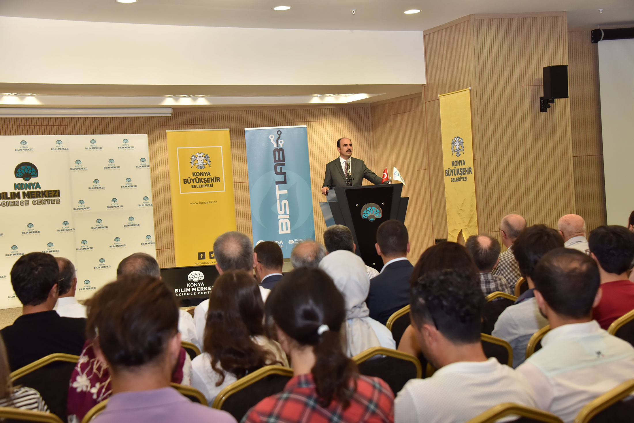 Borsa Uygulama ve Finans Simülasyon Laboratuvarı Açıldı