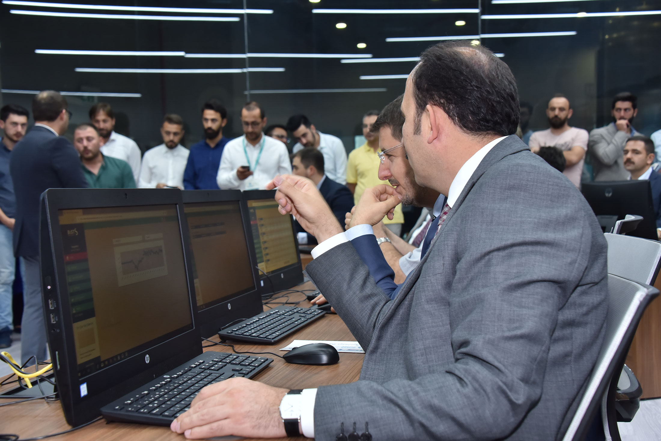 Borsa Uygulama ve Finans Simülasyon Laboratuvarı Açıldı