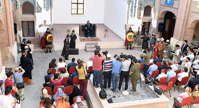 3. Alâeddin Keykubat'ın Temsili Beratı Söğüt'e Gönderildi 