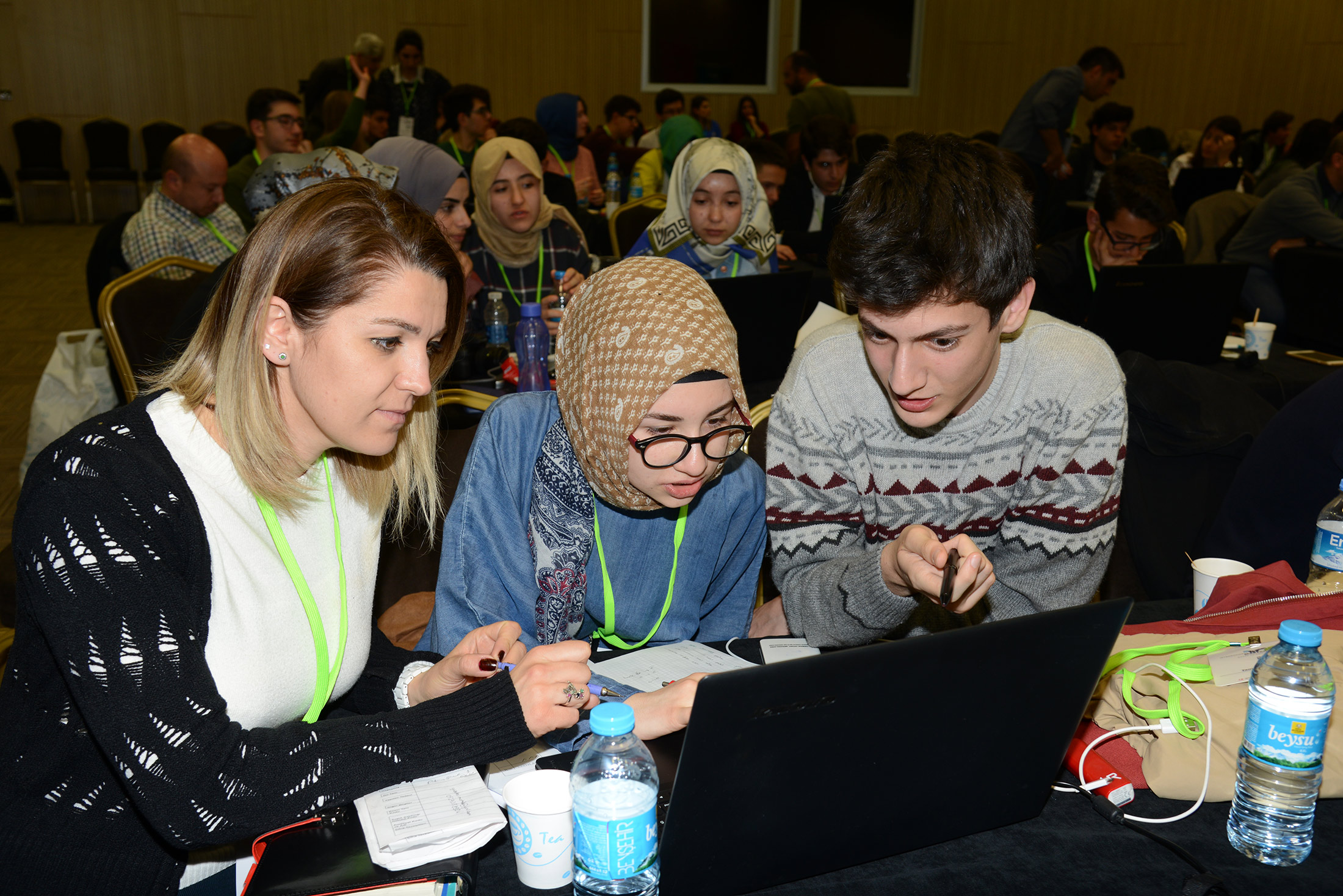 Öğrenciler CERN'e Canlı Bağlanıp Bilim İnsanları ile Görüştü