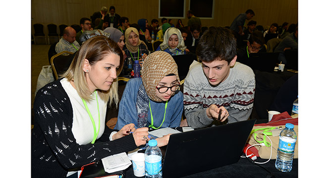Öğrenciler CERN'e Canlı Bağlanıp Bilim İnsanları ile Görüştü