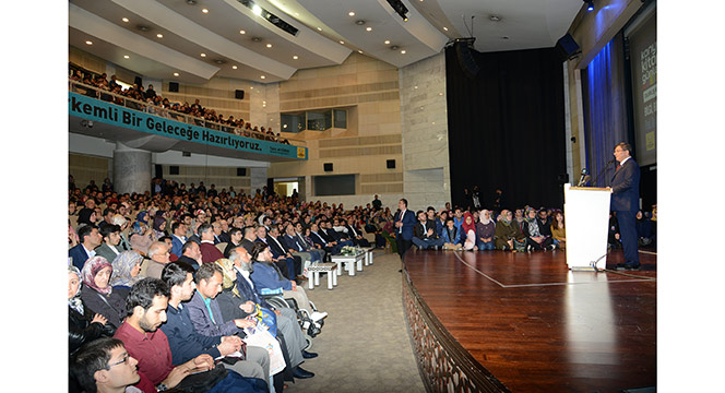 Davutoğlu'ndan 'Bilgi, Bilinç ve Ahlak' Konferansı
