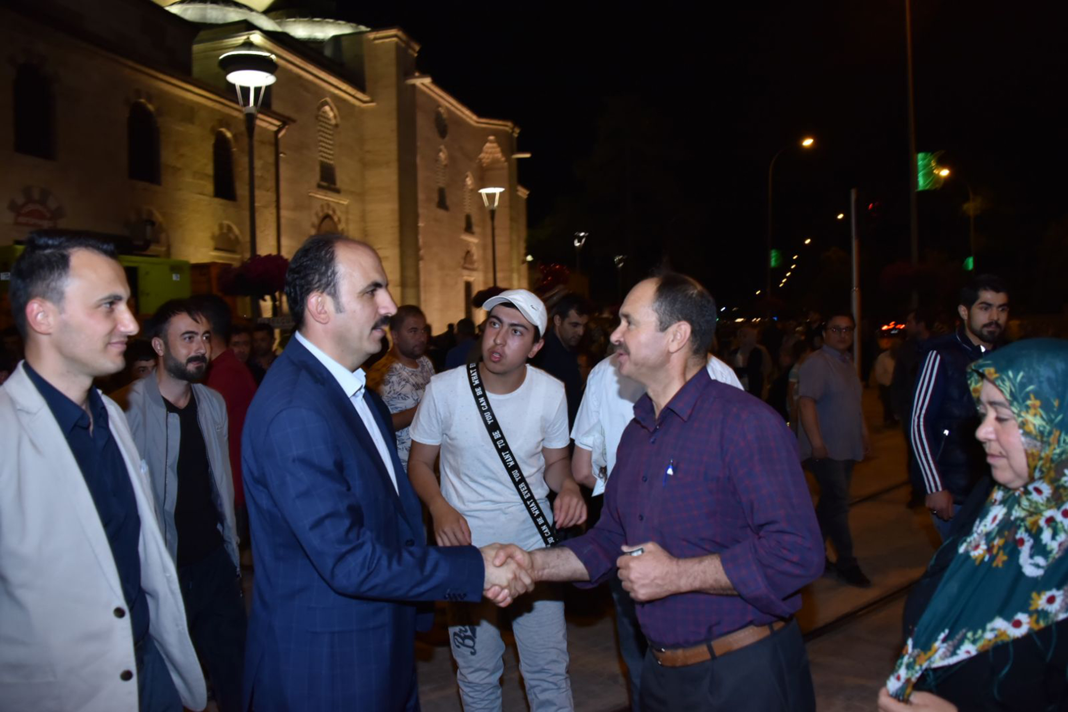 Kadir Gecesi'nde On Binler Mevlana Meydanı'nda Buluştu