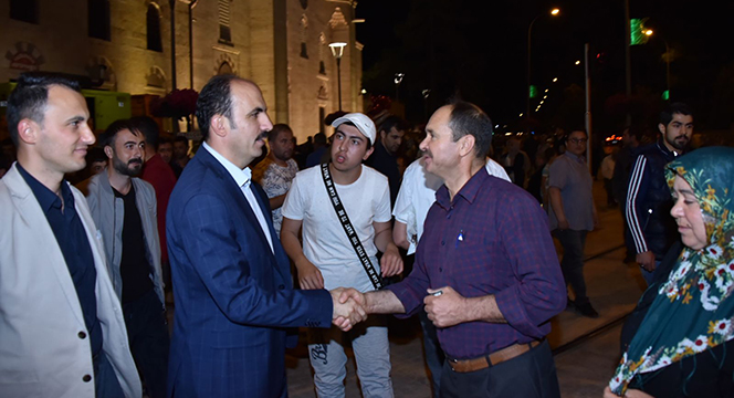 Kadir Gecesi'nde On Binler Mevlana Meydanı'nda Buluştu