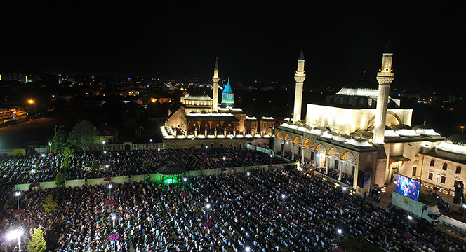 Kadir Gecesi'nde On Binler Mevlana Meydanı'nda Buluştu