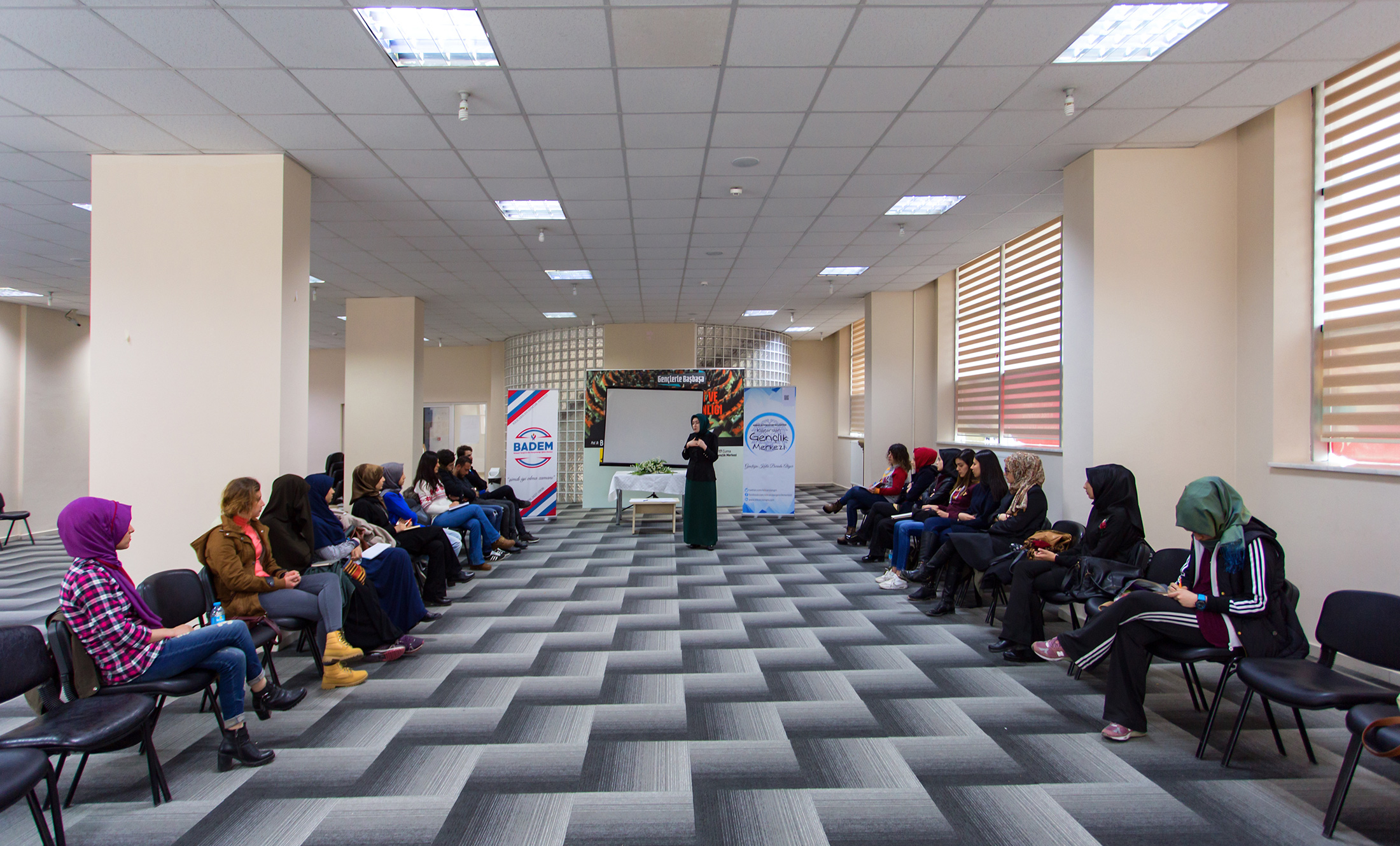 Kılıçarslan Gençlik Merkezi Hobi Kurs Kayıtları Başladı