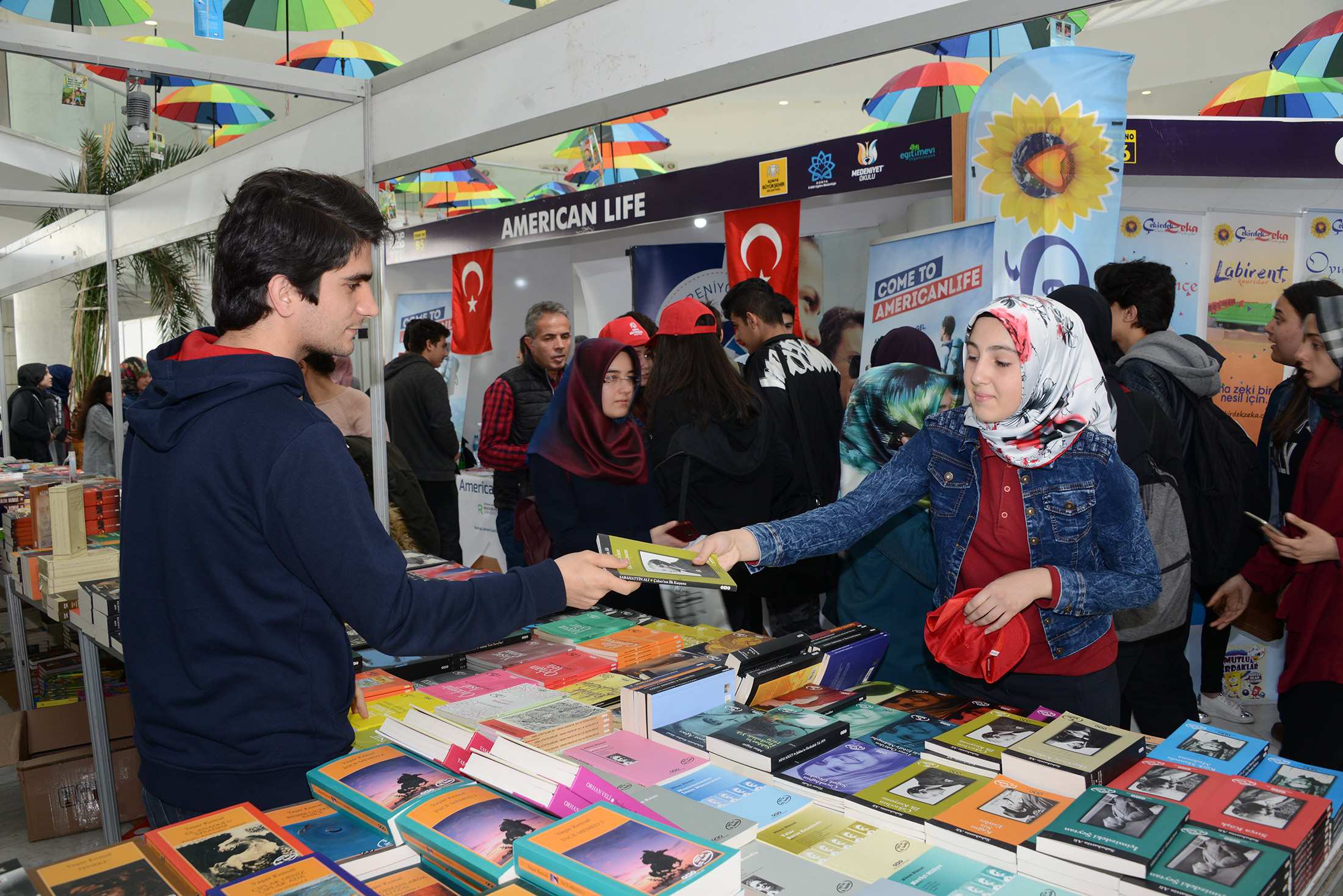 Konya Kitap Günleri'ne 1 Haftada 100 Bin Ziyaretçi 