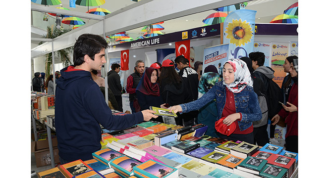Konya Kitap Günleri'ne 1 Haftada 100 Bin Ziyaretçi 