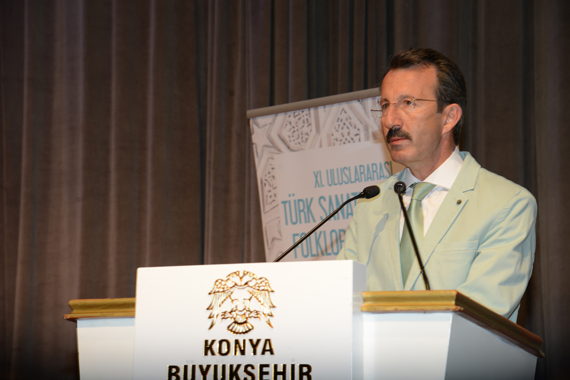 Uluslararası Türk Sanatı, Tarihi ve Folkloru Kongresi Başladı