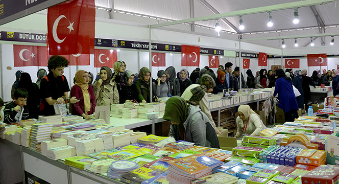 Kitap Günleri Bu Yıl 200 Bin Ziyaretçiyi Ağırladı