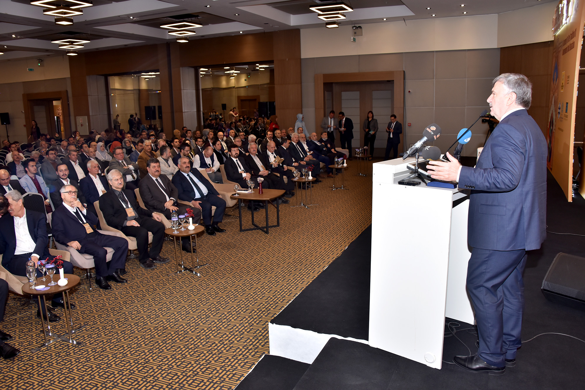 Doğumunun 1000. Yılında Nizamülmülk İlmi Toplantısı Yapıldı 