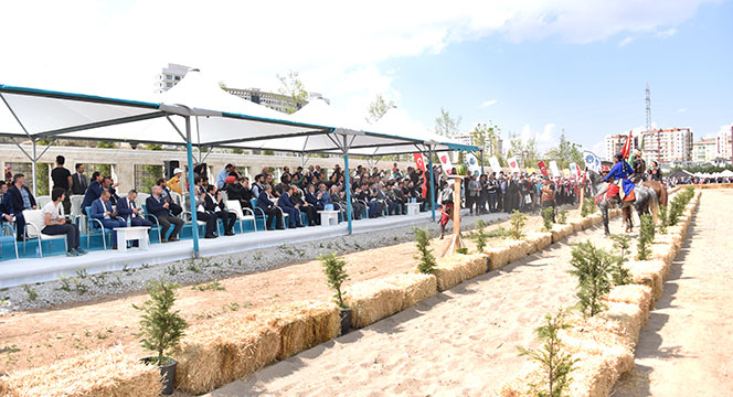 Okçular Kalehan Ecdat Bahçesi'nde Hünerlerini Sergiliyor 