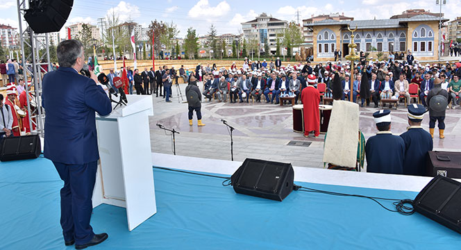 Okçular Kalehan Ecdat Bahçesi'nde Hünerlerini Sergiliyor 