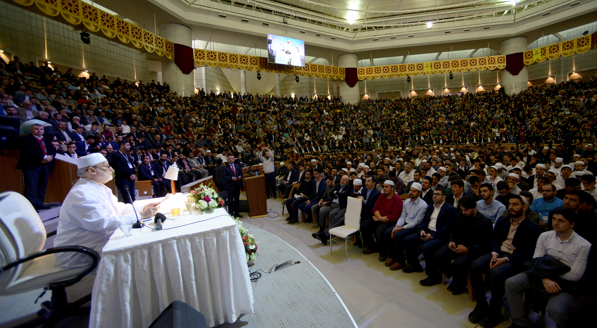 Osman Nuri Topbaş Konyalı Gençlerle Bir Araya Geldi
