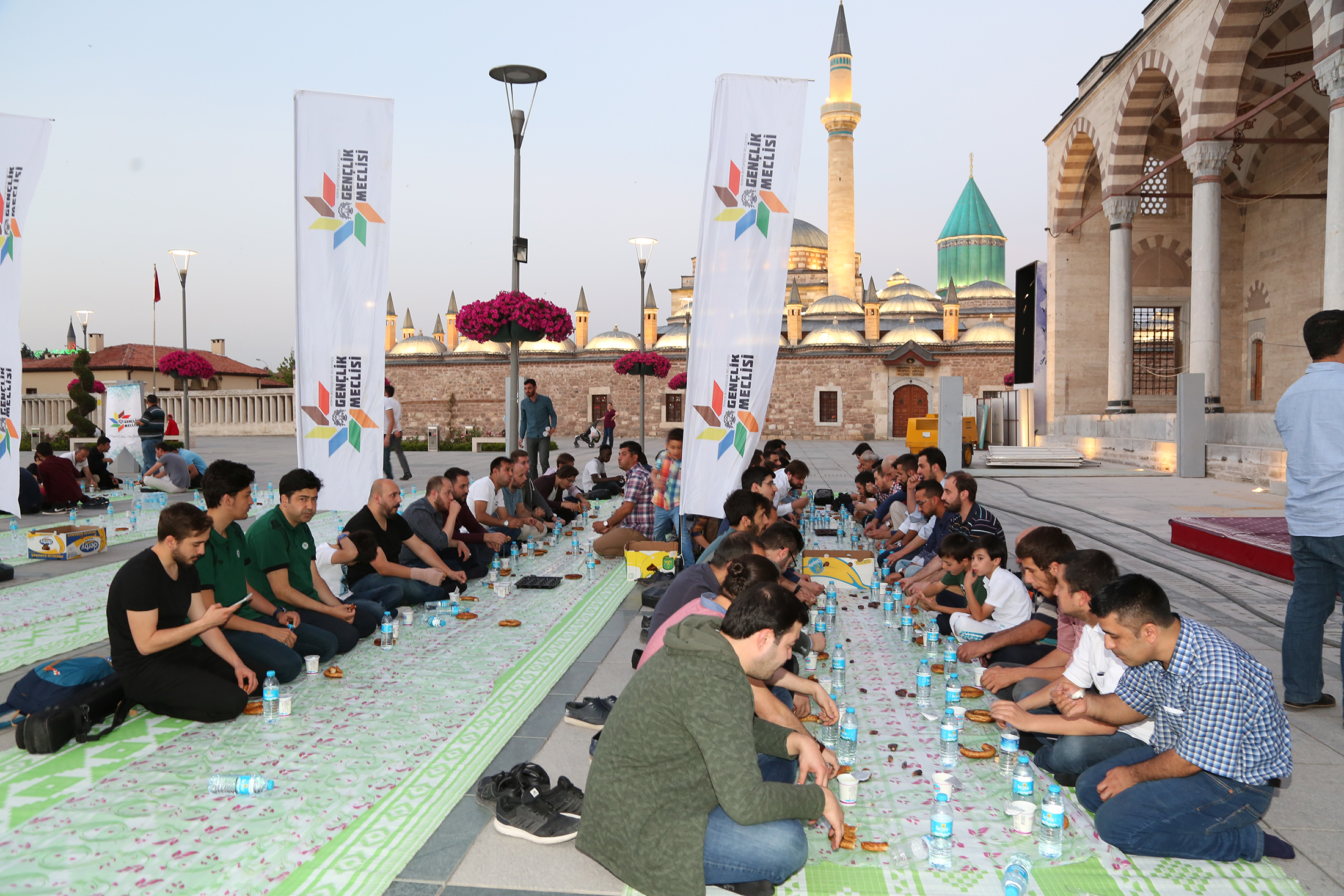 Konyalı Gençler Mazlum Milletleri Unutmadı