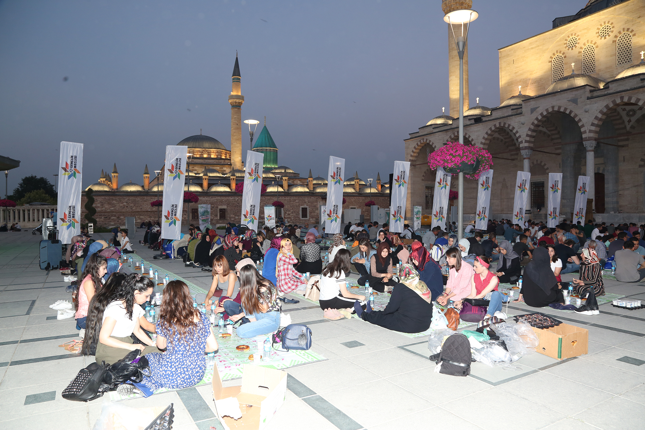 Konyalı Gençler Mazlum Milletleri Unutmadı