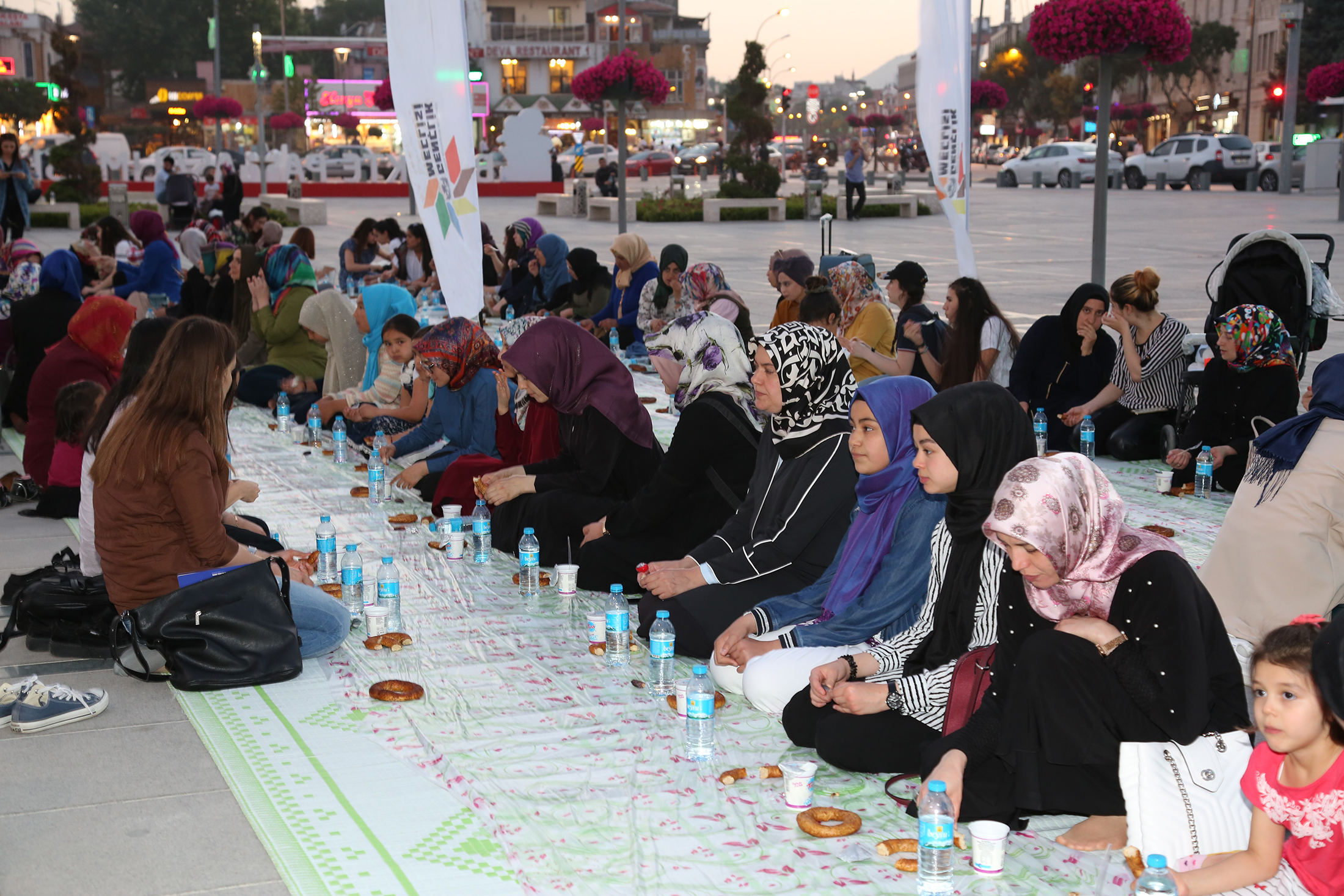 Konyalı Gençler Mazlum Milletleri Unutmadı