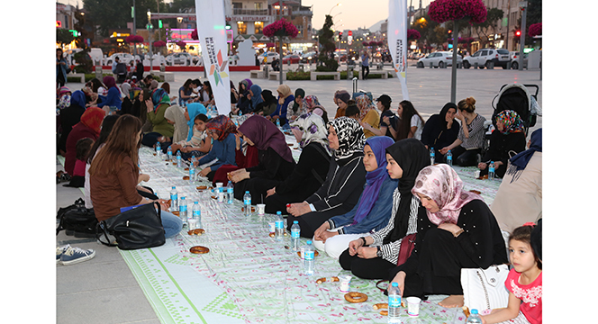 Konyalı Gençler Mazlum Milletleri Unutmadı