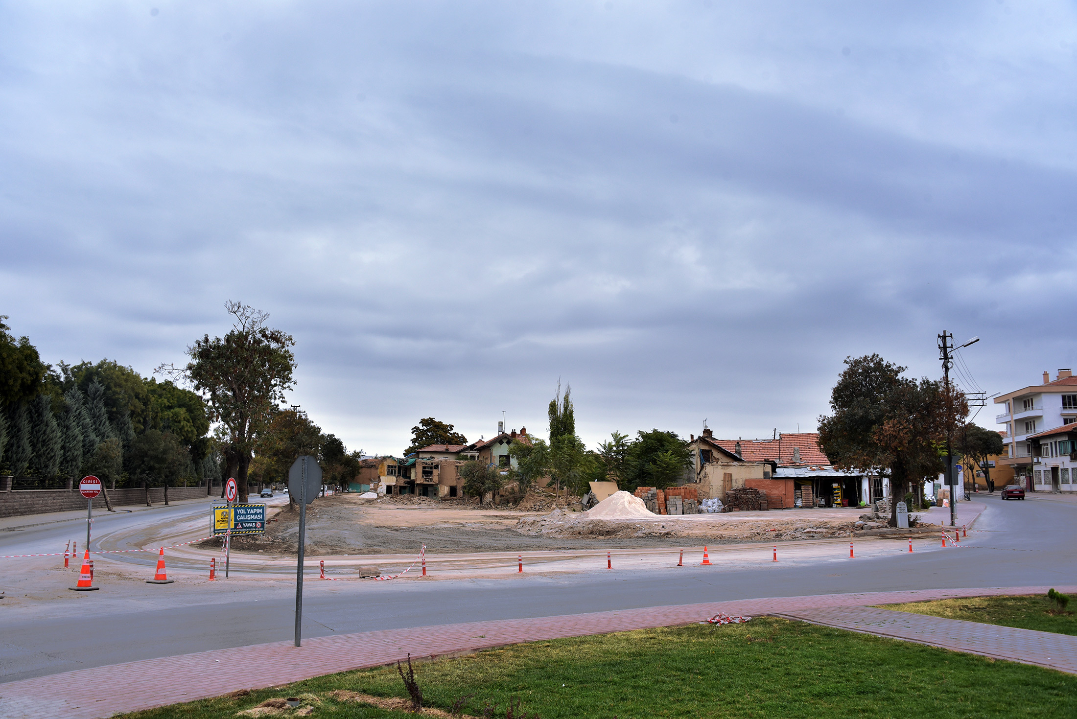 Topraklık Caddesi Genişliyor, Bölge Rahat Nefes Alıyor