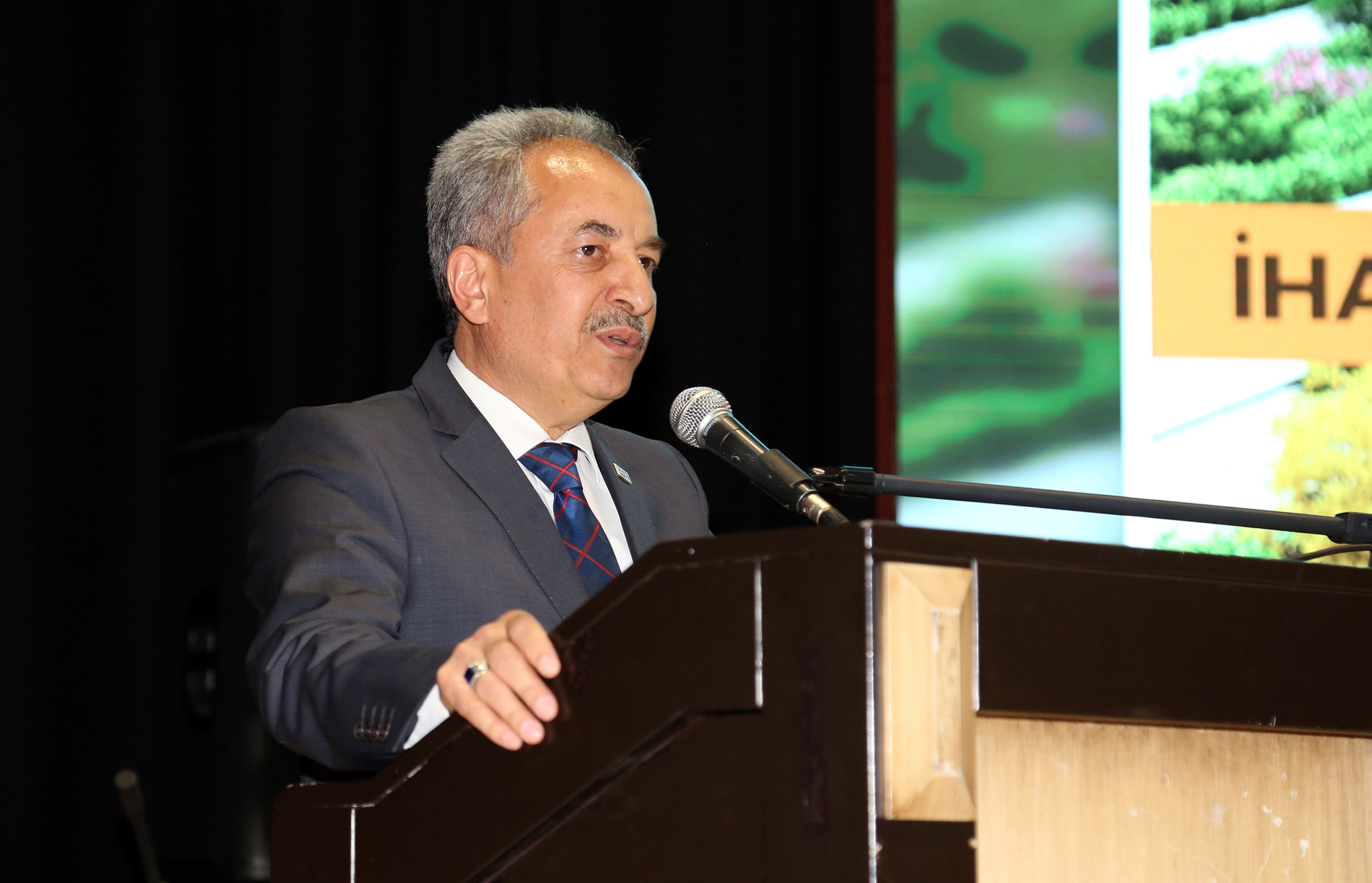 Büyükşehir'den Akşehir'e Yatırım Yağmuru