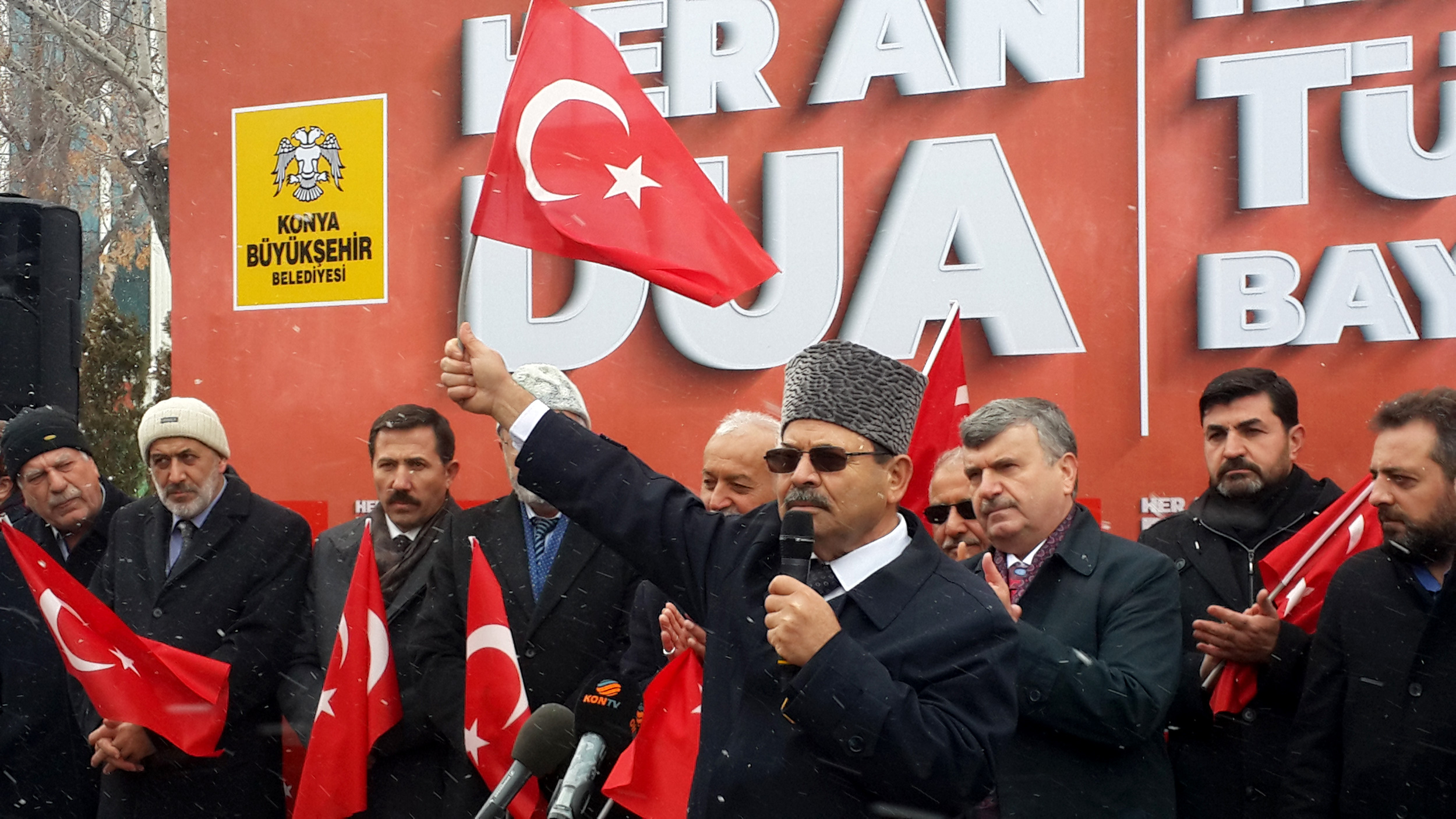 Büyükşehir'den 'Her An Dua Her Yer Türk Bayrağı' Kampanyası